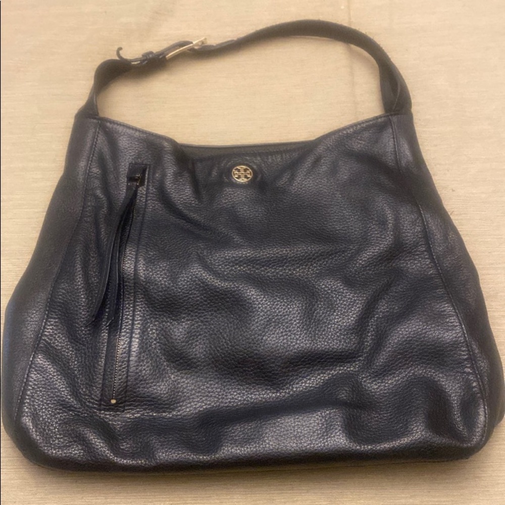 Tory Burch black leather shoulder purse.